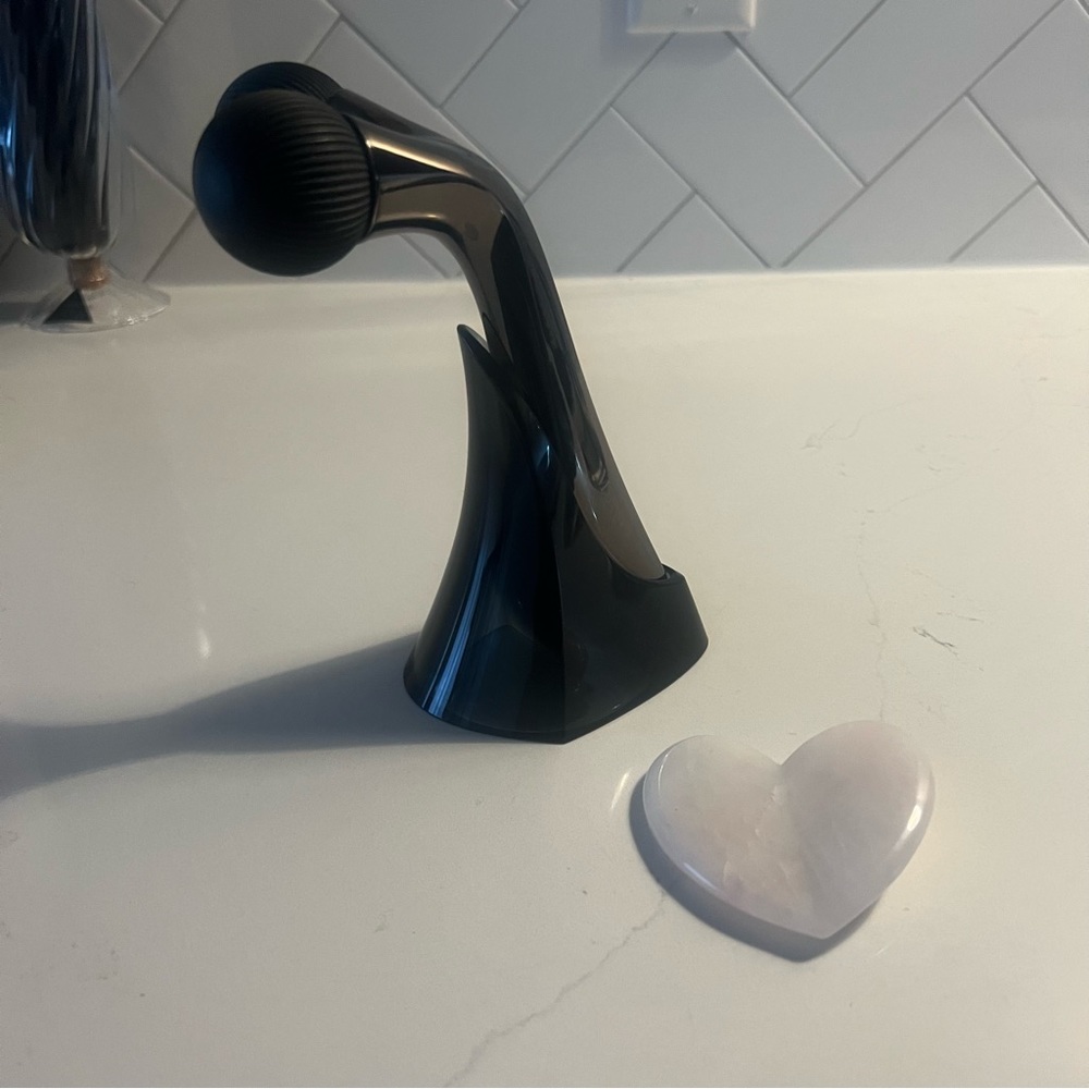MDNA The beauty roller & Kora Organics Rose Quartz Heart Facial Sculptor